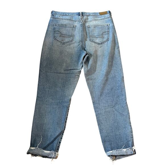 American Eagle Mom Jeans Women’s Size 10 Regular High Rise Light Wash Raw Hem - Picture 2 of 6